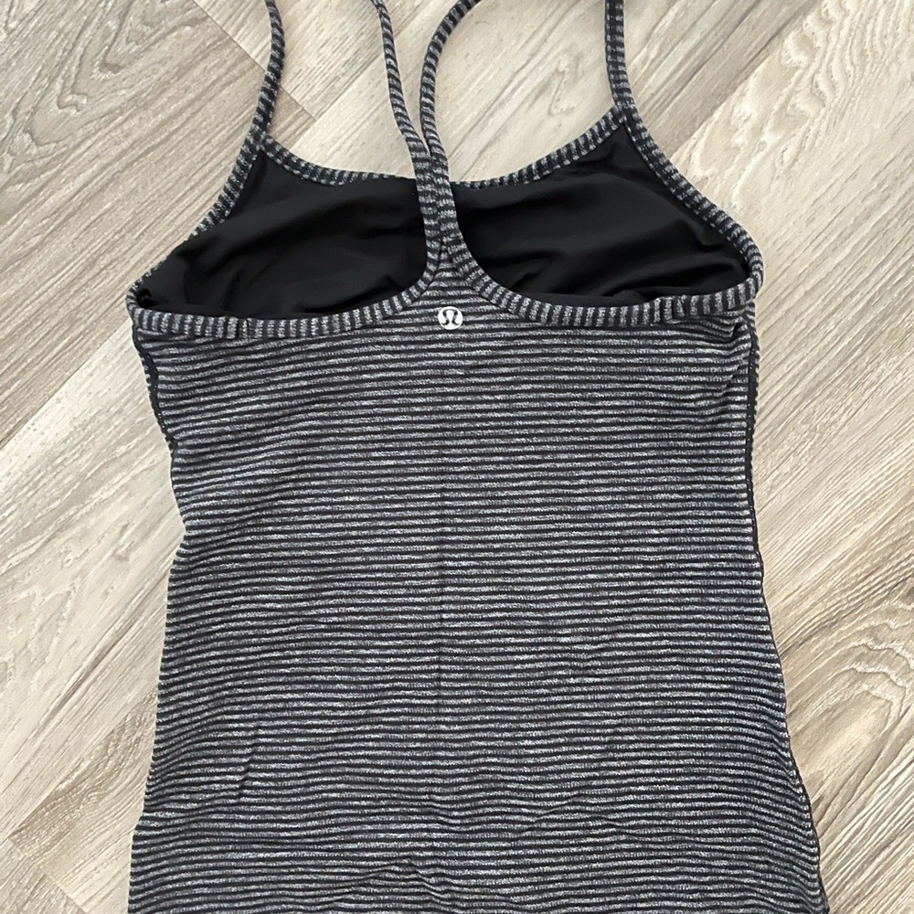 Lululemon tank with built in bra